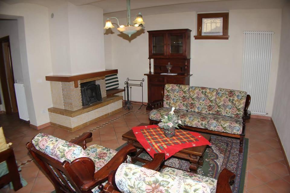 Residence Il Vigneto Lari Ngoại thất bức ảnh